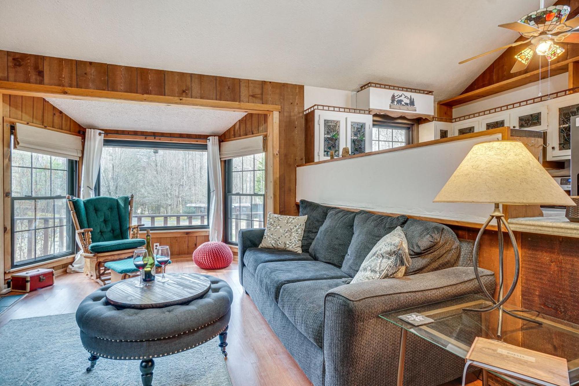 Charming Cabin With Fire Pit And Decks About 7 Mi To Helen Sautee Nacoochee Экстерьер фото