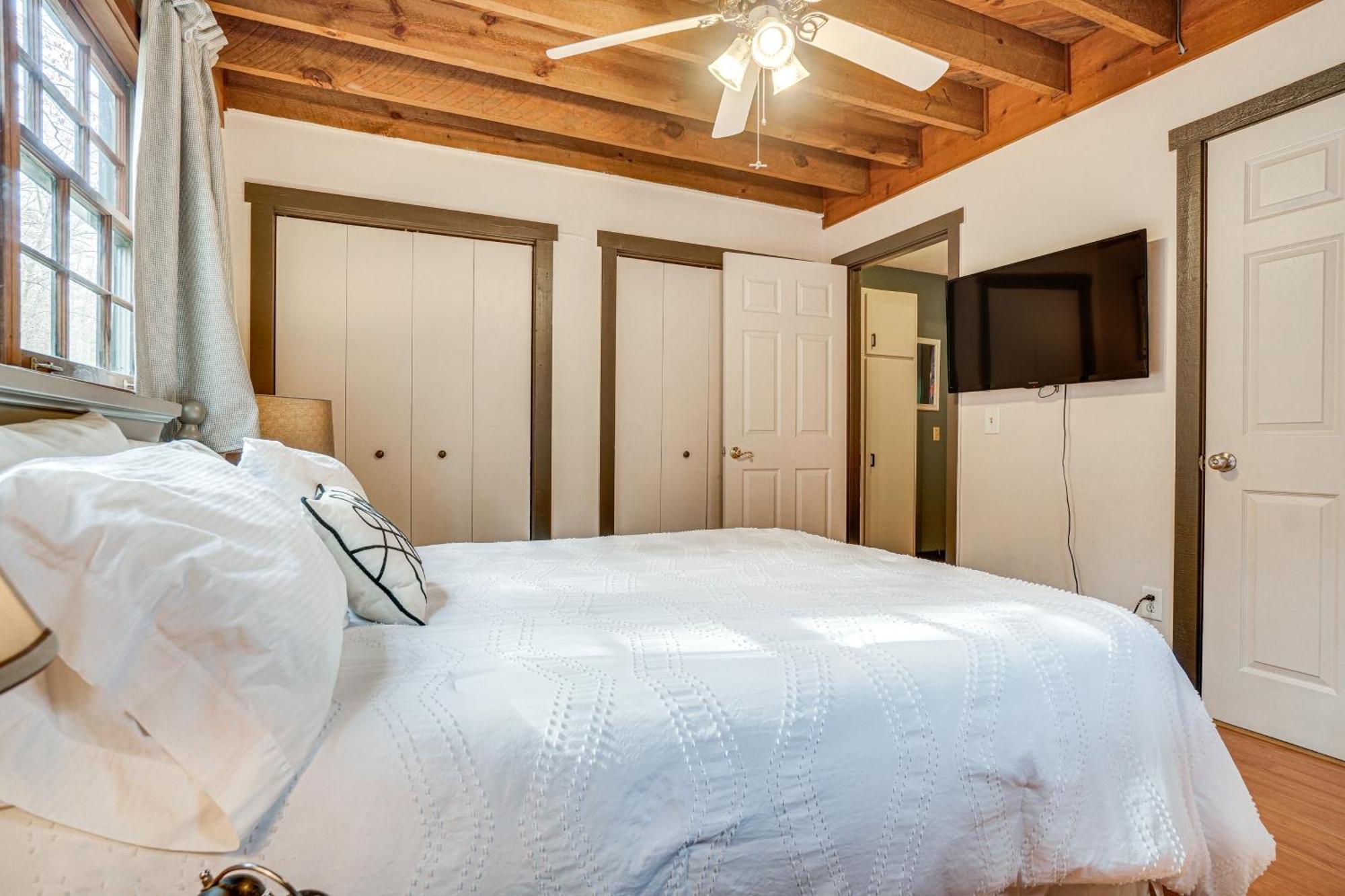 Charming Cabin With Fire Pit And Decks About 7 Mi To Helen Sautee Nacoochee Экстерьер фото