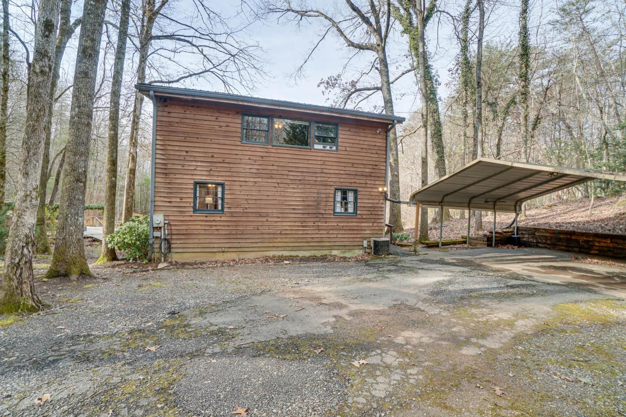 Charming Cabin With Fire Pit And Decks About 7 Mi To Helen Sautee Nacoochee Экстерьер фото